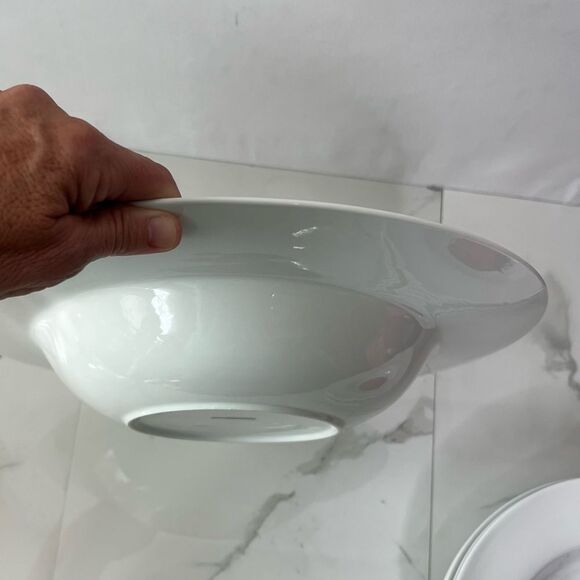 Crate & Barrel Tomato 5 Piece Pasta Serving Bowl & 4 Individual Pasta Bowls - Picture 3 of 15